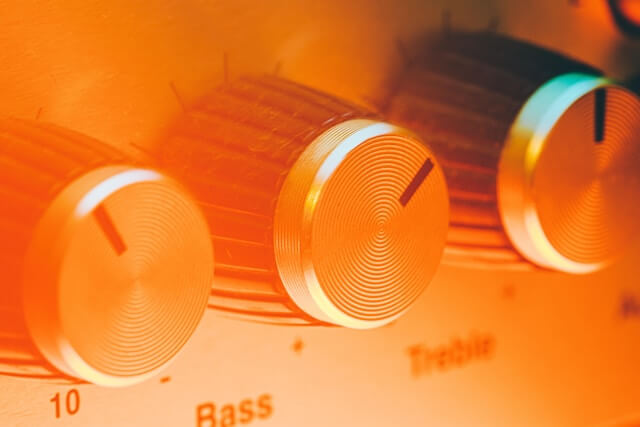 bass and treble button